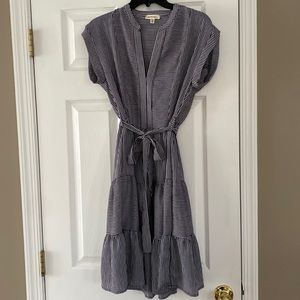 Size M dress monteau